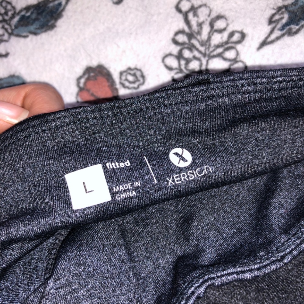 Workout capris - Picture 2 of 2